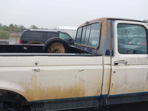 1988 Ford F-150 with VIN 2FTEF14Y6JCA33783, listed as a IAAI auction lot 42519893 with 1,135 mi miles and . Bid and sale history available at DreamBid. Image 8.