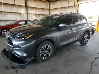 2022 Toyota Highlander XLE z VIN 5TDHZRBH1NS163115, wystawiony jako Copart lot #57690275 z przebiegiem 44 369 mil mil oraz Szkoda całkowita • Salvage title. Historia ofert i sprzedaży dostępna na DreamBid. Obrazek 1.