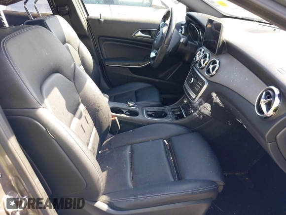 2019 Mercedes-Benz GLA 250 z VIN WDCTG4GB8KJ536371, wystawiony jako IAAI lot #41652636 z przebiegiem 98 314 mil mil oraz . Historia ofert i sprzedaży dostępna na DreamBid. Obrazek 5.