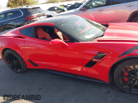 2019 Chevrolet Corvette Grand Sport 2LT z VIN 1G1YY2D72K5100324, wystawiony jako IAAI lot #41603069 z przebiegiem 19 463 mil mil oraz . Historia ofert i sprzedaży dostępna na DreamBid. Obrazek 14.