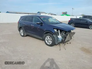 2019 Kia Sorento LX z VIN 5XYPG4A57KG477968, wystawiony jako IAAI lot #41886631 z przebiegiem 129 501 mil mil oraz . Historia ofert i sprzedaży dostępna na DreamBid. Obrazek 1.