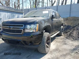 2011 Chevrolet Avalanche LS with VIN 3GNTKEE38BG141508, listed as a IAAI auction lot 42103252 with 107,997 mi miles and . Bid and sale history available at DreamBid. Image 18.