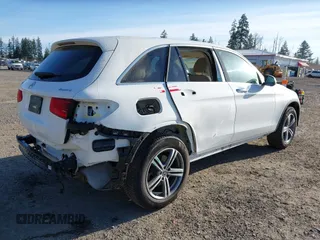 2021 Mercedes-Benz GLC 300 z VIN W1N0G8EB2MV272040, wystawiony jako IAAI lot #41956317 z przebiegiem 42 855 mil mil oraz . Historia ofert i sprzedaży dostępna na DreamBid. Obrazek 4.