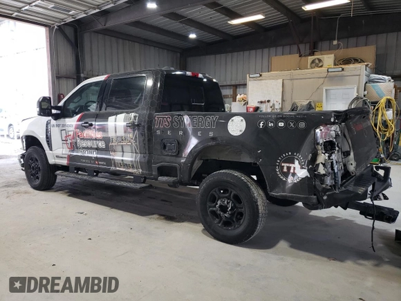 2024 Ford Super Duty F-250 SRW XL with VIN 1FT8W2BT8REC65205, listed as a Copart auction lot 46938475 with 59,686 mi miles and Salvage Title. Bid and sale history available at carsss.com. Image 2.