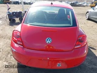 2012 Volkswagen Beetle 2.5L PZEV with VIN 3VWJP7AT5CM631505, listed as a IAAI auction lot 41733955 with 35,519 mi miles. Bid and sale history available at carsss.com. Image 16.