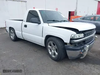 2003 Chevrolet Silverado 1500 with VIN 1GCEC14X63Z304699, listed as a IAAI auction lot 41831871 with 183,636 mi miles. Bid and sale history available at carsss.com. Image 1.