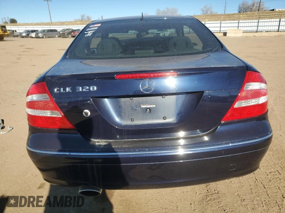2005 Mercedes-Benz CLK 320 z VIN WDBTJ65J25F129259, wystawiony jako Copart lot #83461304 z przebiegiem Nie podano mil oraz Szkoda całkowita • Salvage title. Historia ofert i sprzedaży dostępna na DreamBid. Obrazek 6.