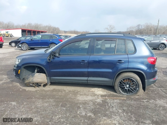 2016 Volkswagen Tiguan R-Line with VIN WVGAV7AX9GW559849, listed as a IAAI auction lot 41638636 with 133,751 mi miles. Bid and sale history available at carsss.com. Image 13.