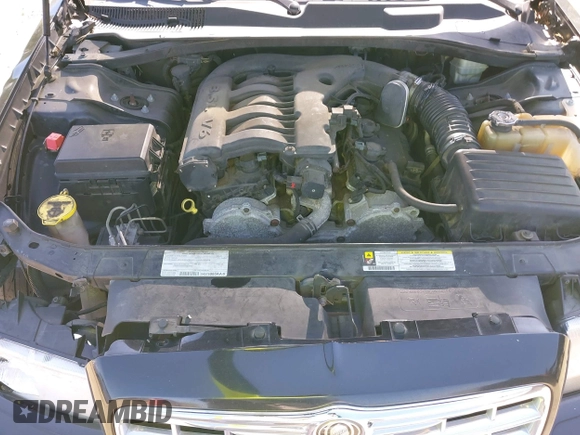 2008 Chrysler 300 Touring with VIN 2C3LA53G78H272475, listed as a IAAI auction lot 41998387 with 177,858 mi miles. Bid and sale history available at carsss.com. Image 10.