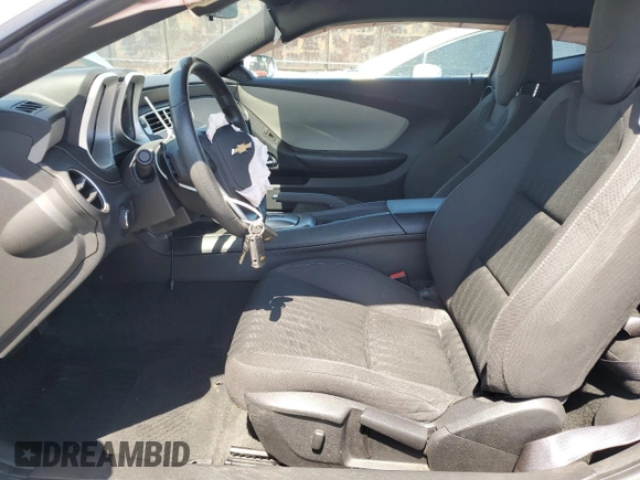 2013 Chevrolet Camaro LS z VIN 2G1FA1E36D9160856, wystawiony jako Copart lot #58444415 z przebiegiem 152 328 mil mil oraz Czysty tytuł • Clean title. Historia ofert i sprzedaży dostępna na DreamBid. Obrazek 7.