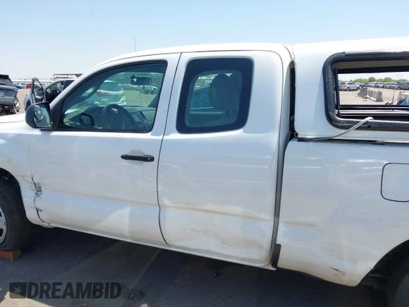 2015 Toyota Tacoma with VIN 5TFTX4CN8FX061944, listed as a IAAI auction lot 42451094 with 89,669 mi miles and . Bid and sale history available at DreamBid. Image 14.