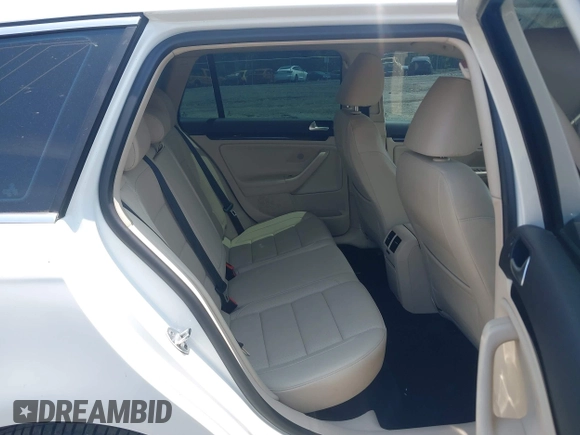 2014 Volkswagen Jetta TDI with VIN 3VWML7AJXEM622874, listed as a IAAI auction lot 42440544 with 196,983 mi miles and . Bid and sale history available at DreamBid. Image 8.