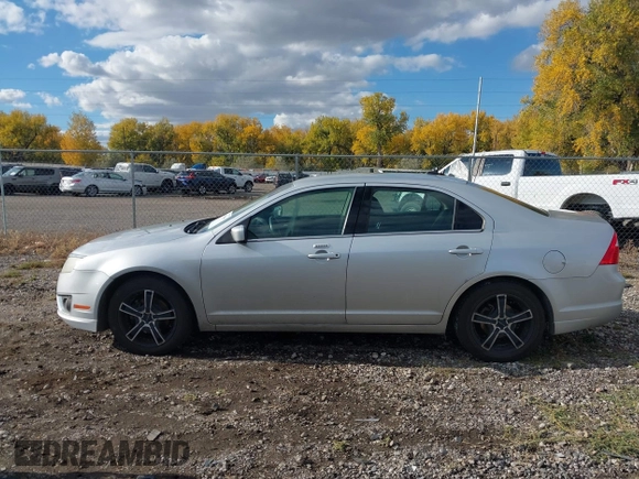2011 Ford Fusion SEL with VIN 3FAHP0CG5BR335674, listed as a IAAI auction lot 40636468 with 141,869 mi miles. Bid and sale history available at carsss.com. Image 14.