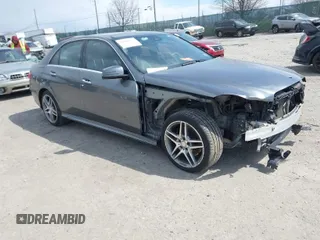 2016 Mercedes-Benz E-Class E 350 Luxury with VIN WDDHF8JB2GB245824, listed as a IAAI auction lot 41812733 with 1 mi miles. Bid and sale history available at carsss.com. Image 1.