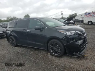 2024 Toyota Sienna XSE z VIN 5TDDRKEC3RS218854, wystawiony jako Copart lot #57658695 z przebiegiem 8 771 mil mil oraz Szkoda całkowita • Salvage title. Historia ofert i sprzedaży dostępna na DreamBid. Obrazek 4.