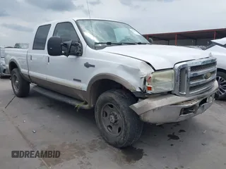 2005 Ford F-250 XL z VIN 1FTSW21PX5EC60642, wystawiony jako IAAI lot #42159033 z przebiegiem 306 935 mil mil oraz . Historia ofert i sprzedaży dostępna na DreamBid. Obrazek 1.