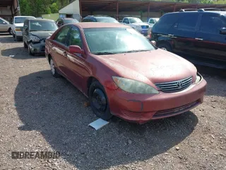 2005 Toyota Camry STD z VIN 4T1BE32K65U413868, wystawiony jako IAAI lot #41909445 z przebiegiem 278 976 mil mil oraz . Historia ofert i sprzedaży dostępna na DreamBid. Obrazek 1.