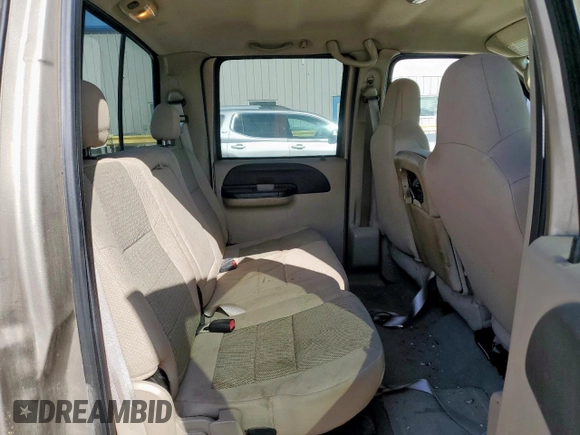 2005 Ford F-250 XL z VIN 1FTSW20535EC02484, wystawiony jako Copart lot #52464845 z przebiegiem Nie podano mil oraz Czysty tytuł • Clean title. Historia ofert i sprzedaży dostępna na DreamBid. Obrazek 10.