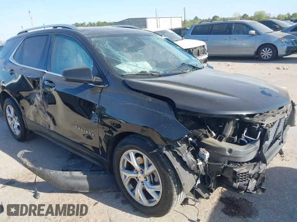 2020 Chevrolet Equinox LT with VIN 2GNAXLEX0L6132797, listed as a IAAI auction lot 41845477 with 31,901 mi miles. Bid and sale history available at carsss.com. Image 1.