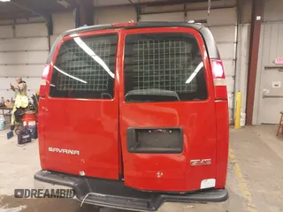 2009 GMC Savana Cargo Van with VIN 1GTGG25C191103217, listed as a IAAI auction lot 41363489 with 262,704 mi miles. Bid and sale history available at carsss.com. Image 16.