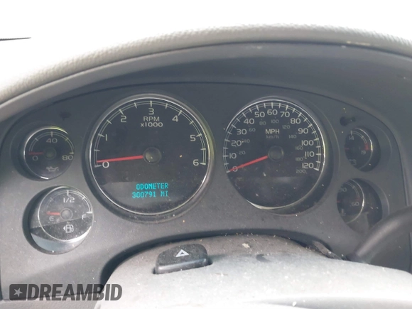 2007 Chevrolet Suburban LT with VIN 1GNFC16067R276582, listed as a IAAI auction lot 41494768 with 300,791 mi miles and . Bid and sale history available at DreamBid. Image 7.