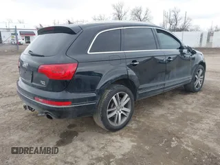 2015 Audi Q7 3.0T Premium Plus with VIN WA1LGBFE2FD006160, listed as a IAAI auction lot 41702382 with 85,706 mi miles. Bid and sale history available at carsss.com. Image 4.
