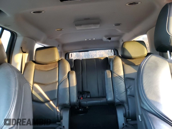 2019 Cadillac Escalade ESV Premium Luxury z VIN 1GYS3JKJ9KR355933, wystawiony jako Copart lot #88792285 z przebiegiem 109 272 mil mil oraz Czysty tytuł • Clean title. Historia ofert i sprzedaży dostępna na DreamBid. Obrazek 10.