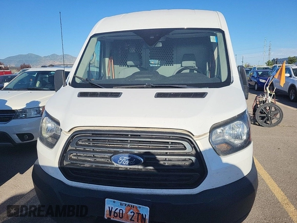 2019 Ford Transit z VIN 1FTYR2CG7KKA96911, wystawiony jako IAAI lot #42566551 z przebiegiem 207 807 mil mil oraz . Historia ofert i sprzedaży dostępna na DreamBid. Obrazek 46.