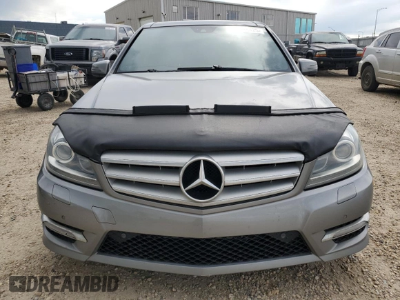 2012 Mercedes-Benz C 300 Sport z VIN WDDGF8BB9CA632381, wystawiony jako Copart lot #63055425 z przebiegiem 194 054 mil mil oraz Czysty tytuł • Clean title. Historia ofert i sprzedaży dostępna na DreamBid. Obrazek 5.