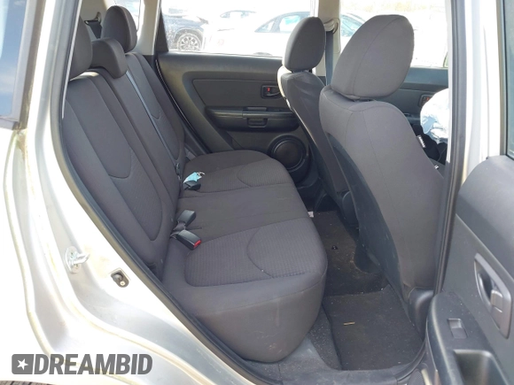 2011 Kia Soul with VIN KNDJT2A14B7322584, listed as a IAAI auction lot 40752860 with 110,742 mi miles. Bid and sale history available at carsss.com. Image 8.