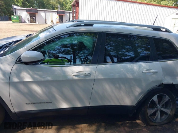 2020 Jeep Cherokee Limited with VIN 1C4PJLDBXLD652811, listed as a IAAI auction lot 42536594 with 93,785 mi miles and . Bid and sale history available at DreamBid. Image 14.