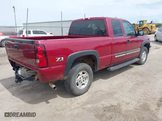 2004 Chevrolet Silverado 1500 Z71 with VIN 2GCEK19T641376618, listed as a IAAI auction lot 41937526 with 57,083 mi miles. Bid and sale history available at carsss.com. Image 4.
