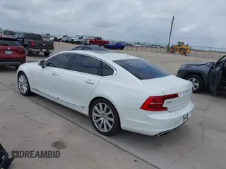 2018 Volvo S90 Inscription с VIN LVY992ML4JP006883, выставлен на аукционе IAAI как лот 42171264 с пробегом Не указан миль и . История ставок и продаж доступна на DreamBid. Изображение 3.