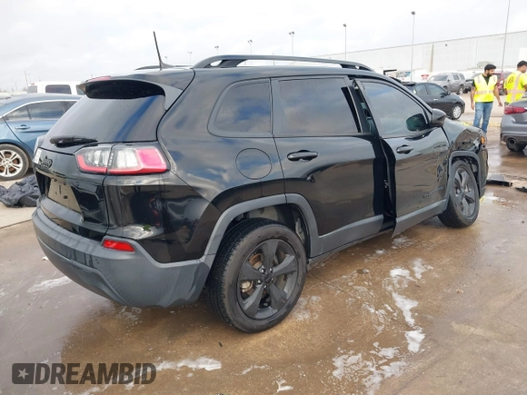 2020 Jeep Cherokee Latitude Plus with VIN 1C4PJLLB8LD611093, listed as a IAAI auction lot 41498284 with 27,613 mi miles. Bid and sale history available at carsss.com. Image 4.