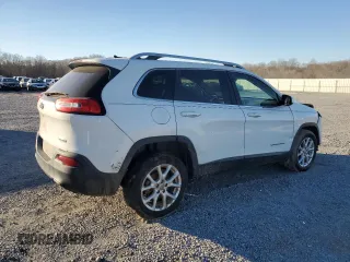 2015 Jeep Cherokee Latitude with VIN 1C4PJLCB8FW525744, listed as a Copart auction lot 45420475 with 145,216 mi miles and Salvage Title. Bid and sale history available at carsss.com. Image 3.