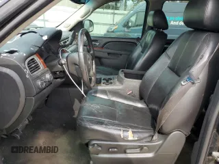 2010 GMC Yukon XL z VIN 1GKUKKE36AR250029, wystawiony jako Copart lot #47379225 z przebiegiem 261 631 mil mil oraz Szkoda całkowita • Salvage title. Historia ofert i sprzedaży dostępna na DreamBid. Obrazek 7.