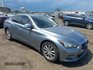 2015 Infiniti Q50 z VIN JN1BV7AR3FM394677, wystawiony jako IAAI lot #42555046 z przebiegiem 232 200 mil mil oraz . Historia ofert i sprzedaży dostępna na DreamBid. Obrazek 1.