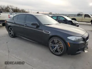 2013 BMW M5 with VIN WBSFV9C58DC772976, listed as a Copart auction lot 84523044 with 93,515 mi miles and Salvage Title. Bid and sale history available at carsss.com. Image 4.