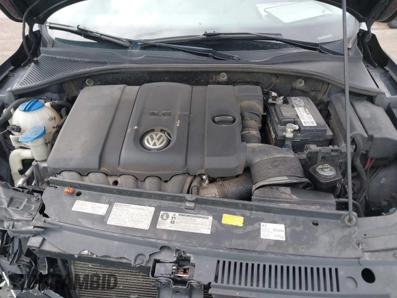 2013 Volkswagen Passat SE with VIN 1VWBP7A31DC017929, listed as a IAAI auction lot 42174320 with 169,596 mi miles and . Bid and sale history available at DreamBid. Image 10.
