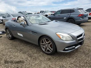 2013 Mercedes-Benz SLK-Class SLK 250 with VIN WDDPK4HA4DF073829, listed as a Copart auction lot 74289774 with 87,971 mi miles and Non Repairable. Bid and sale history available at carsss.com. Image 4.