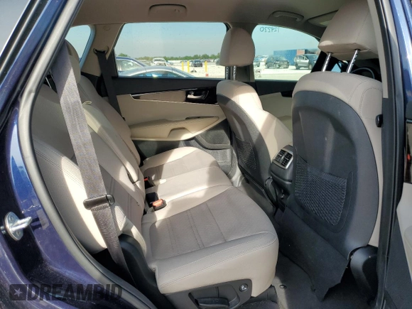 2020 Kia Sorento LX with VIN 5XYPG4A35LG637703, listed as a Copart auction lot 50608495 with 124,220 mi miles and Non Repairable. Bid and sale history available at carsss.com. Image 11.