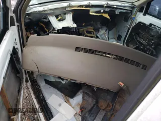 1997 Chevrolet Tahoe z VIN 3GNEC18R7VG122449, wystawiony jako Copart lot #85718304 z przebiegiem Nie podano mil oraz Szkoda całkowita • Salvage title. Historia ofert i sprzedaży dostępna na DreamBid. Obrazek 8.