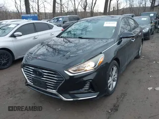 2018 Hyundai Sonata Limited with VIN 5NPE34AF8JH610692, listed as a IAAI auction lot 41503265 with 137,599 mi miles. Bid and sale history available at carsss.com. Image 20.
