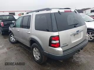 2007 Ford Explorer XLT with VIN 1FMEU63E27UB87065, listed as a IAAI auction lot 41572446 with 200,205 mi miles. Bid and sale history available at carsss.com. Image 3.