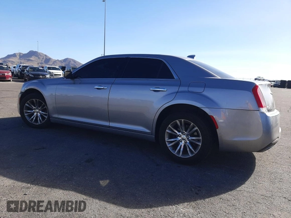 2016 Chrysler 300 C z VIN 2C3CCAEG9GH147556, wystawiony jako Copart lot #56751675 z przebiegiem 79 422 mil mil oraz Szkoda całkowita • Salvage title. Historia ofert i sprzedaży dostępna na DreamBid. Obrazek 2.