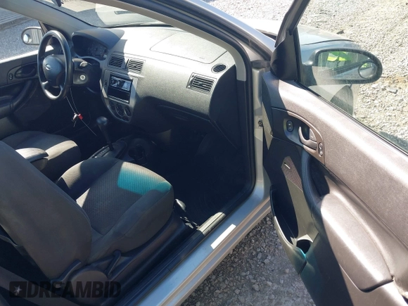 2005 Ford Focus S with VIN 3FAFP31N65R140634, listed as a IAAI auction lot 42126892 with 252,533 mi miles and . Bid and sale history available at carsss.com. Image 5.