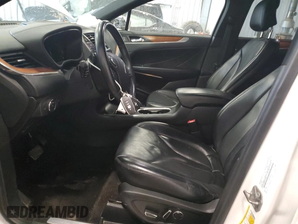 2019 Lincoln MKC Select with VIN 5LMCJ2D90KUL25654, listed as a Copart auction lot 56461185 with 56,296 mi miles and Salvage title. Bid and sale history available at DreamBid. Image 7.