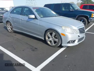 2010 Mercedes-Benz E-Class E 350 Luxury with VIN WDDHF5GB0AA057838, listed as a IAAI auction lot 41901426 with 1 mi miles. Bid and sale history available at carsss.com. Image 1.