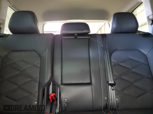 2025 Volkswagen Atlas SE with VIN 1V2HR2CA3SC512621, listed as a Copart auction lot 60779105 with 13,500 mi miles and Clean title. Bid and sale history available at DreamBid. Image 10.