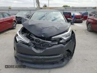 2018 Toyota C-HR XLE z VIN NMTKHMBX2JR036806, wystawiony jako Copart lot #53466255 z przebiegiem 66 915 mil mil oraz Szkoda całkowita • Salvage title. Historia ofert i sprzedaży dostępna na DreamBid. Obrazek 5.